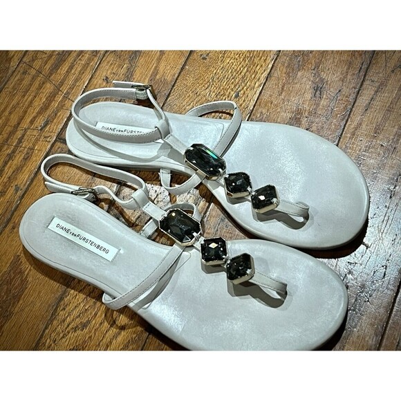 DIANE VON FURSTENBERG GREY JEWEL STONE THONG ANKLE STRAP SANDALS - Picture 2 of 9